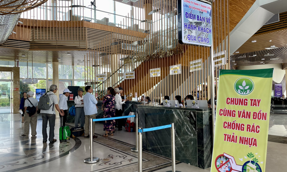 Vân Đồn: Giảm thiểu rác thải nhựa trong phát triển du lịch