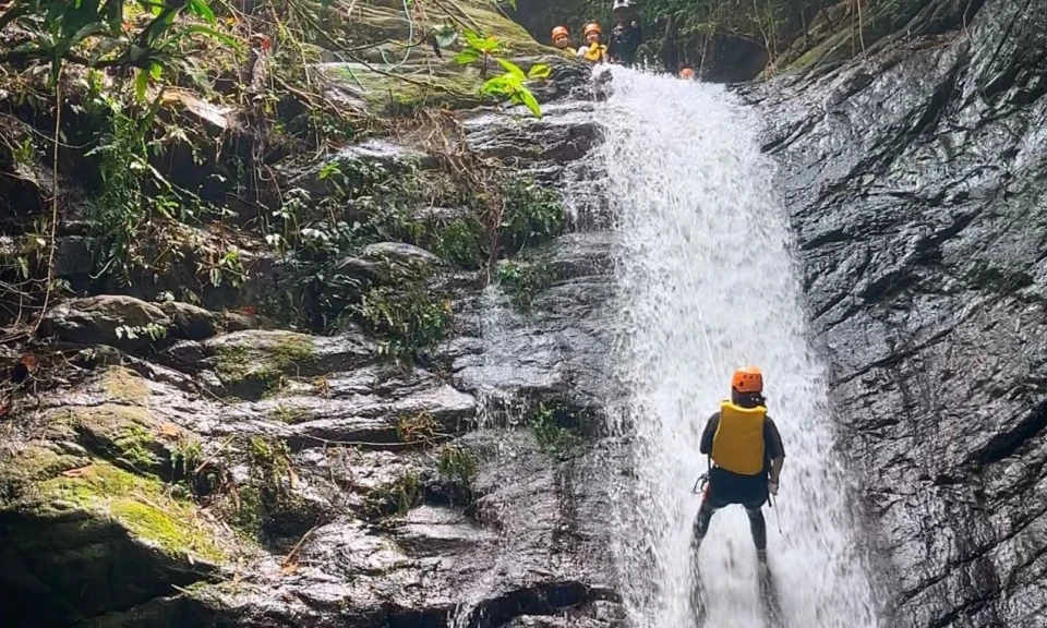 Vượt thác khám phá sườn đông Tam Đảo