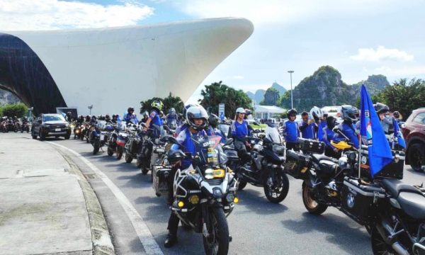 Đóng góp tích cực của du lịch, dịch vụ