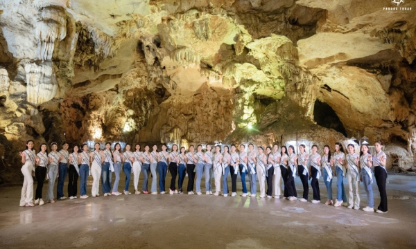 “Đại sứ du lịch” rạng ngời cùng danh thắng