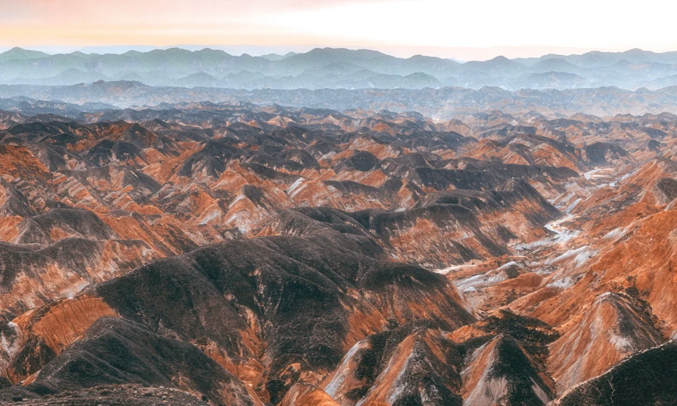 Khám phá kỳ quan địa mạo Đan Hà thủy mặc ở Cam Túc, Trung Quốc