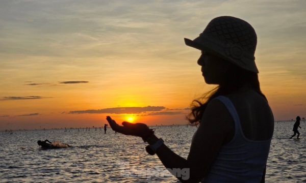 Về Thái Bình check-in sống ảo trên ‘biển vô cực’