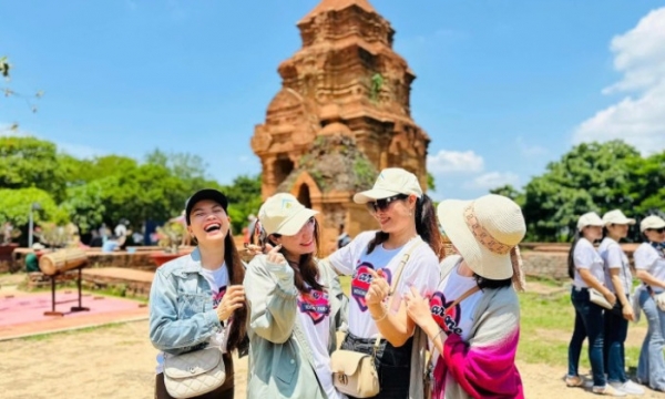 Du lịch Việt được gì sau một năm nới lỏng visa?