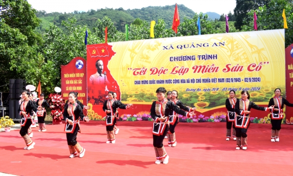 Chương trình Tết độc lập miền Sán Cố tại xã Quảng An, huyện Đầm Hà
