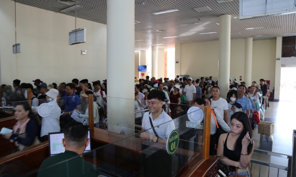 Hơn 20.000 lượt khách đến Móng Cái trong ngày đầu tiên của Kỳ nghỉ lễ