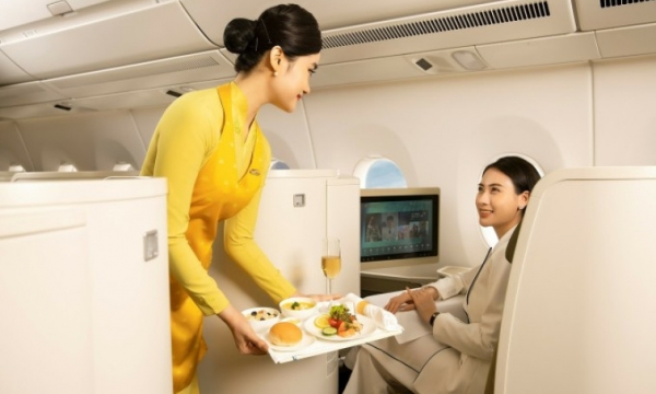 Vietnam Airlines được vinh danh ‘Hãng hàng không 5 sao xuất sắc’