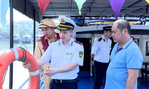Đảm bảo an toàn trong kinh doanh du lịch trên vịnh Hạ Long