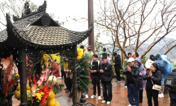 Sôi động du lịch văn hóa tâm linh
