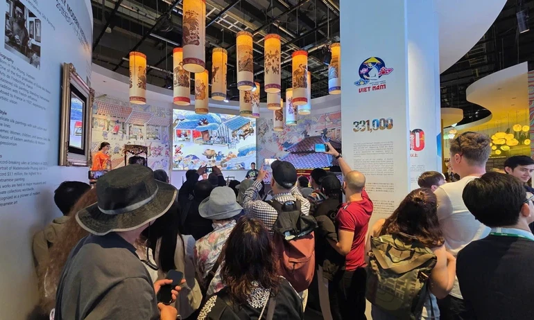 Nhà Triển lãm Việt Nam tại Expo 2025 thu hút đông đảo người dân Nhật tham quan