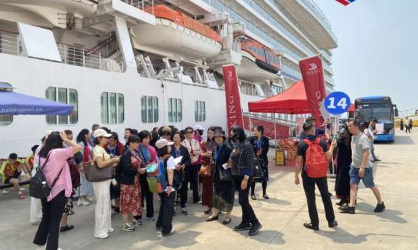 Gần 7,6 triệu lượt du khách đến Quảng Ninh