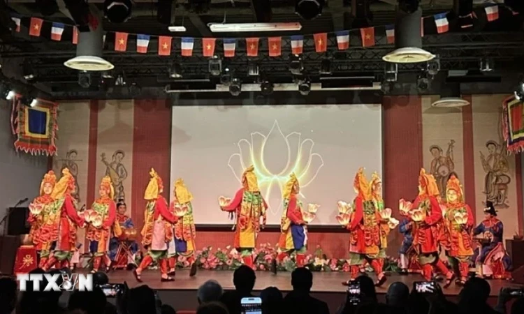 Tiềm năng lớn trong thúc đẩy du lịch Pháp-Việt Nam