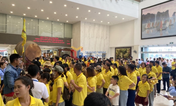 Gần 500.000 lượt du khách đến Quảng Ninh trong 2 ngày nghỉ lễ 30/4-1/5