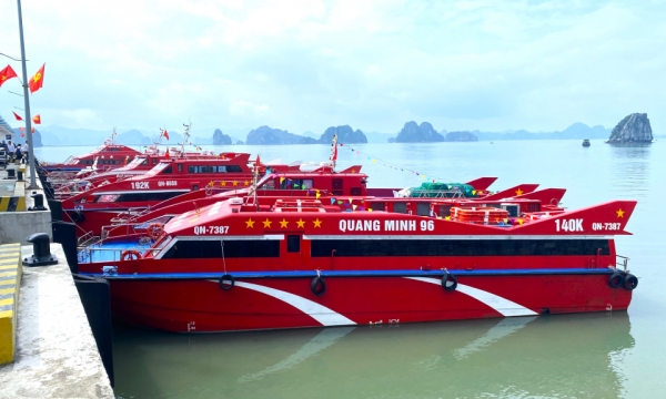 Đầu tư đội tàu phục vụ du lịch biển đảo