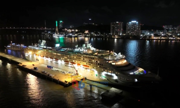 Sôi động du lịch tàu biển 4 mùa