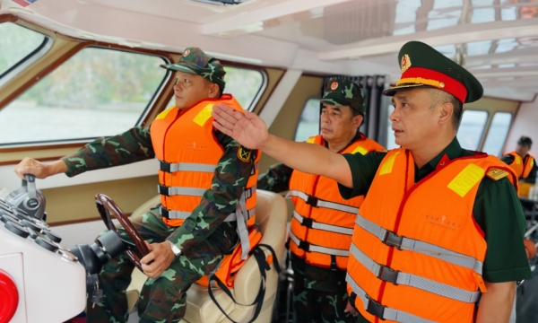 Bộ CHQS tỉnh tuần tra 24/24h hằng ngày trên Vịnh Hạ Long