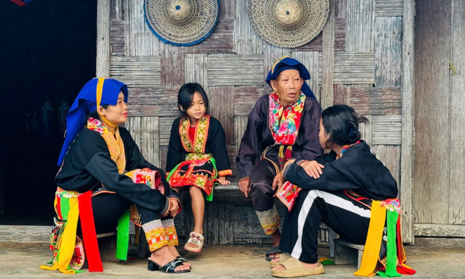 Giữ gìn hồn cốt văn hóa để phát triển du lịch