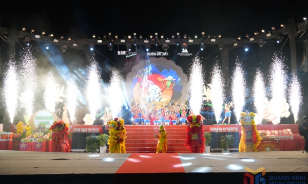 Thu Fest 2025: Bãi Cháy rực rỡ trong đêm hội Trăng rằm với pháo hoa và diễu hành đèn lồng