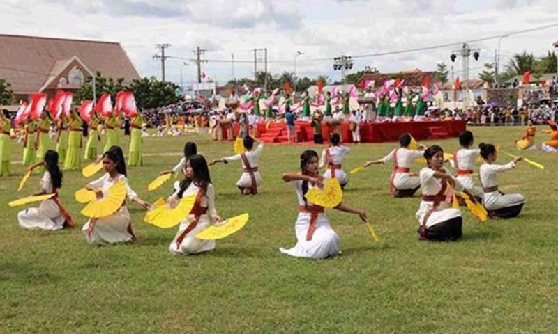 Mũi Né nhộn nhịp khách Tây đầu mùa cao điểm trú đông
